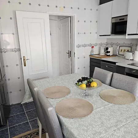 Daire Two Bedroom Apartment, Two Minutes From The
